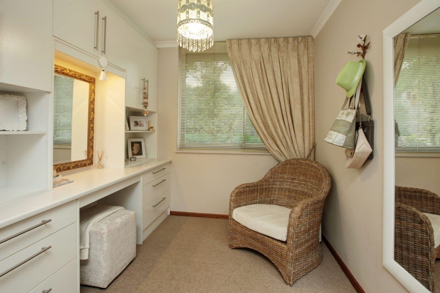 To Let 5 Bedroom Property for Rent in Welgemoed Western Cape